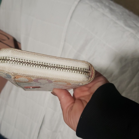 Coach - Picture 7 of 10